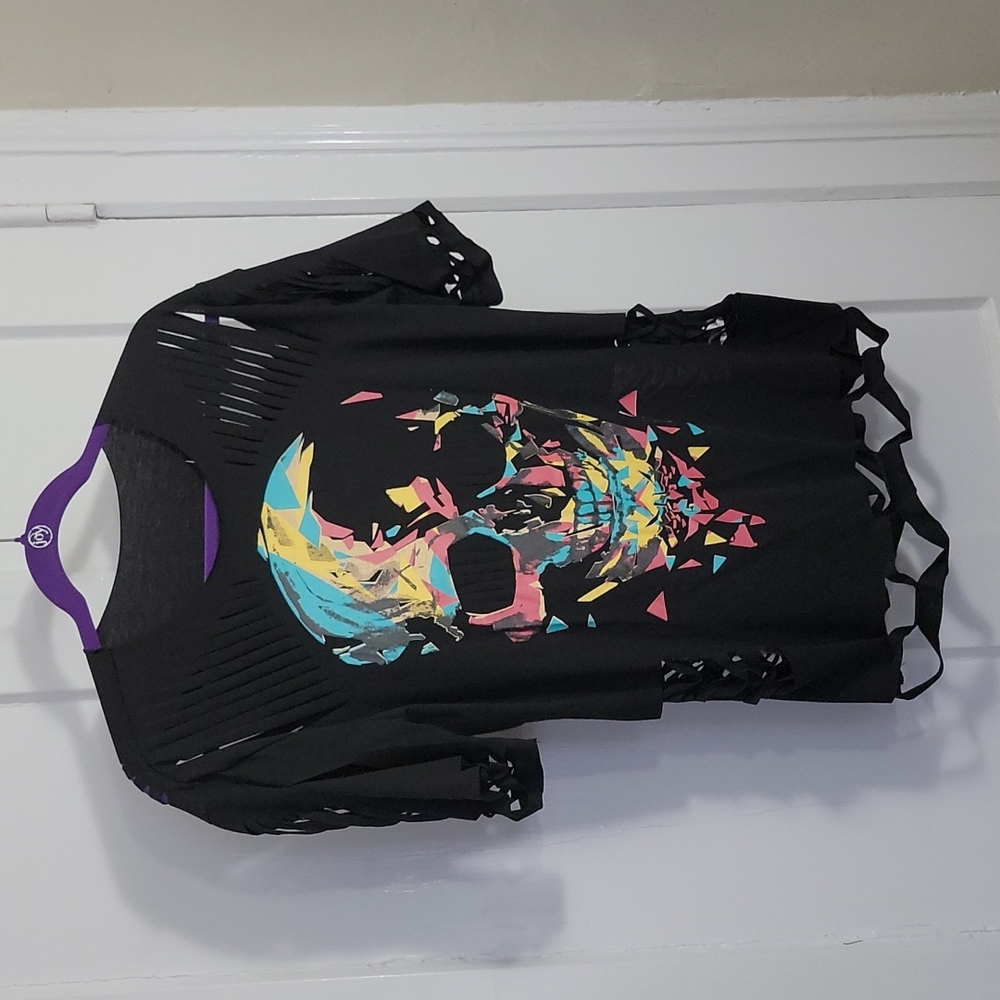 No Clue, Black w/ multicolor Skull, Size Large. Brand new, never worn